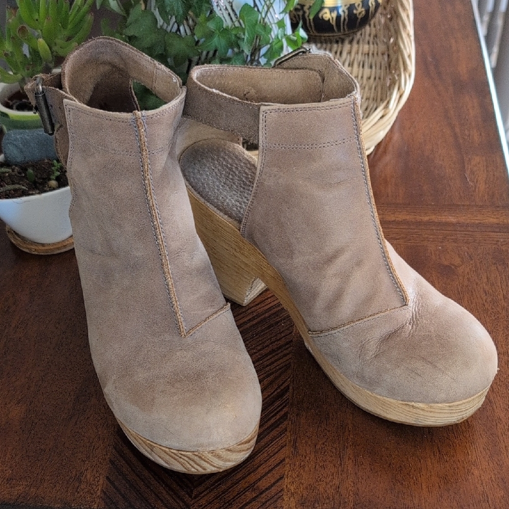 Free People Amber Beige Or Taupe Wedge Clogs
